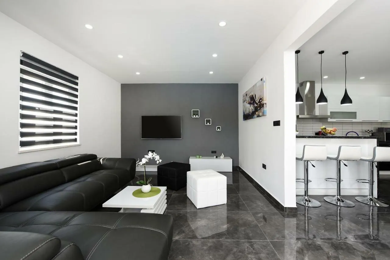 Villa Mare - With Heated Pool Zadar 0*,