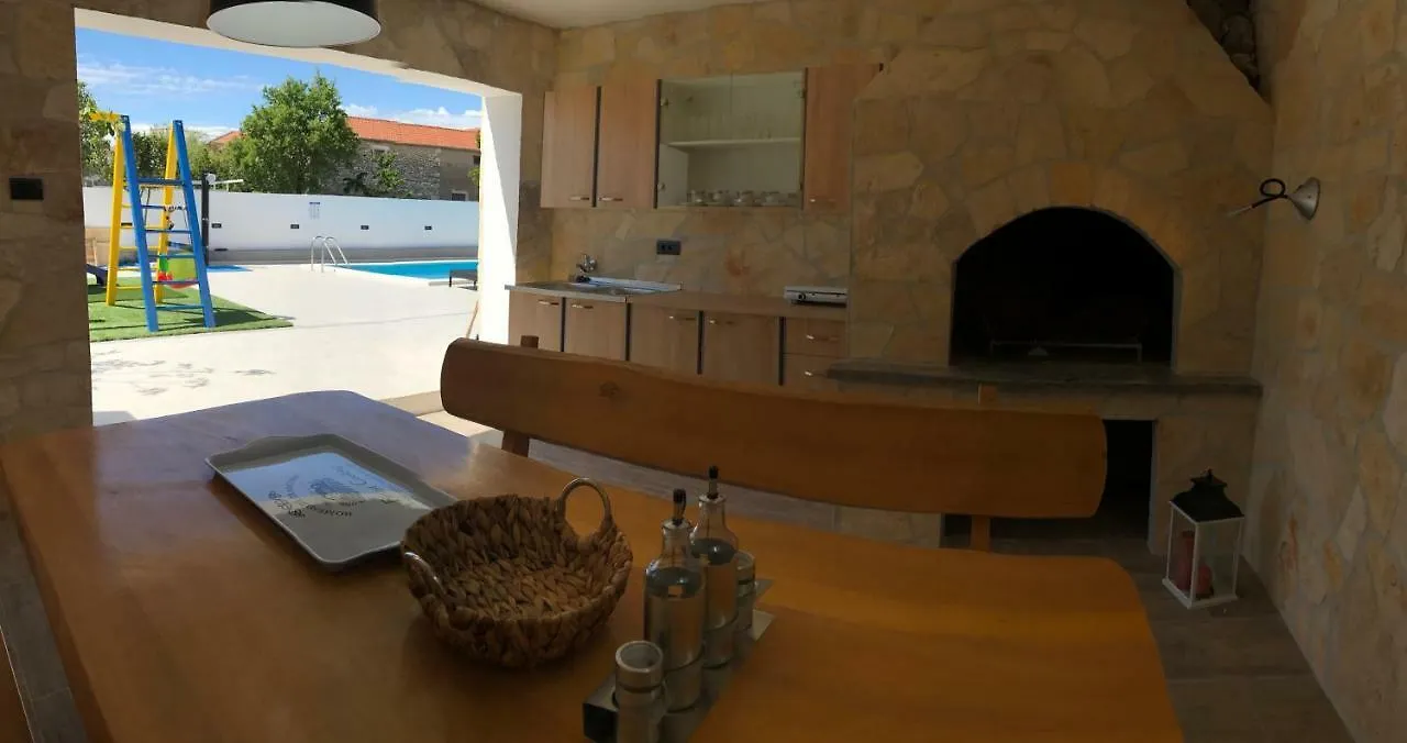 Villa Mare - With Heated Pool Zara