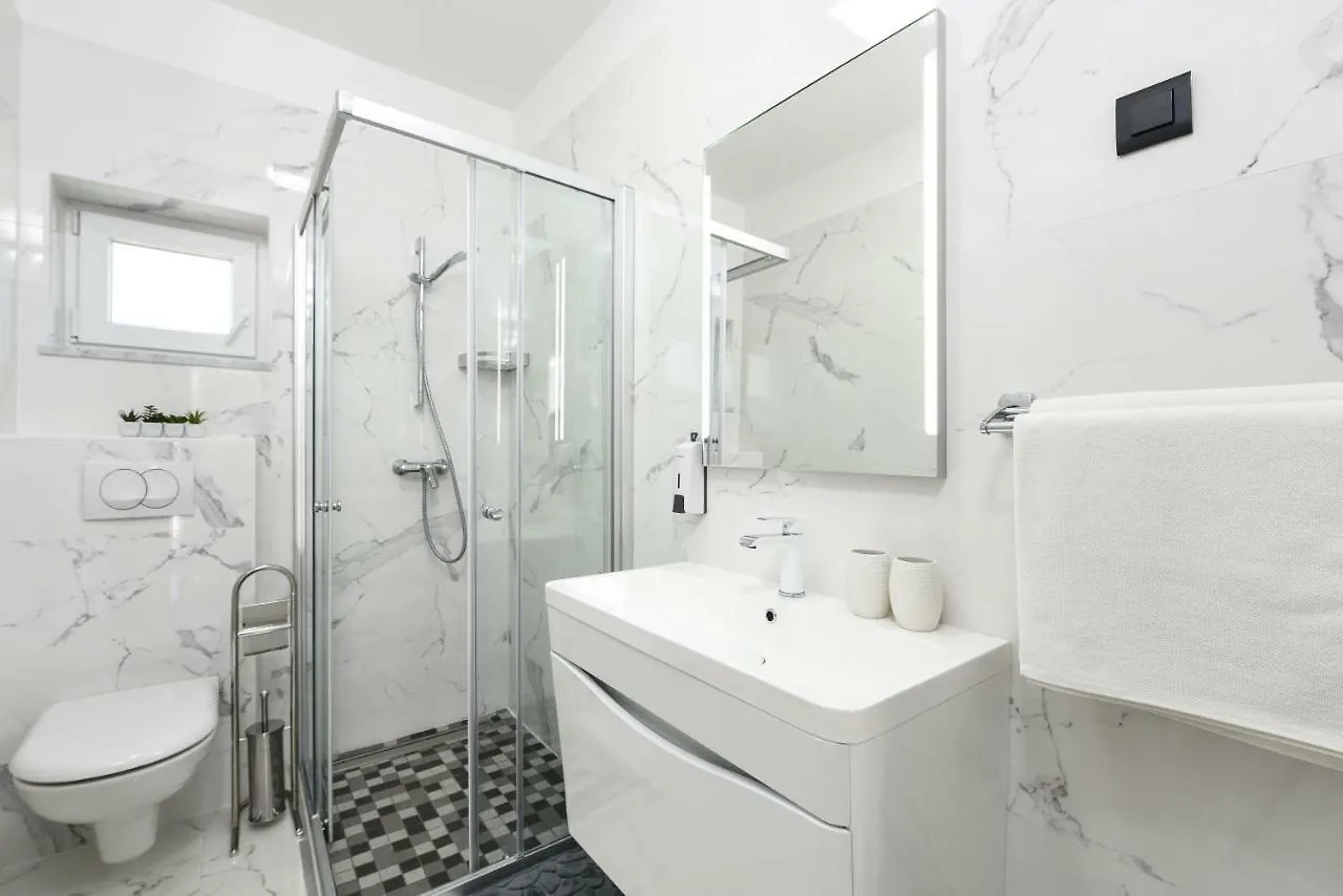 Villa Mare - With Heated Pool Zadar