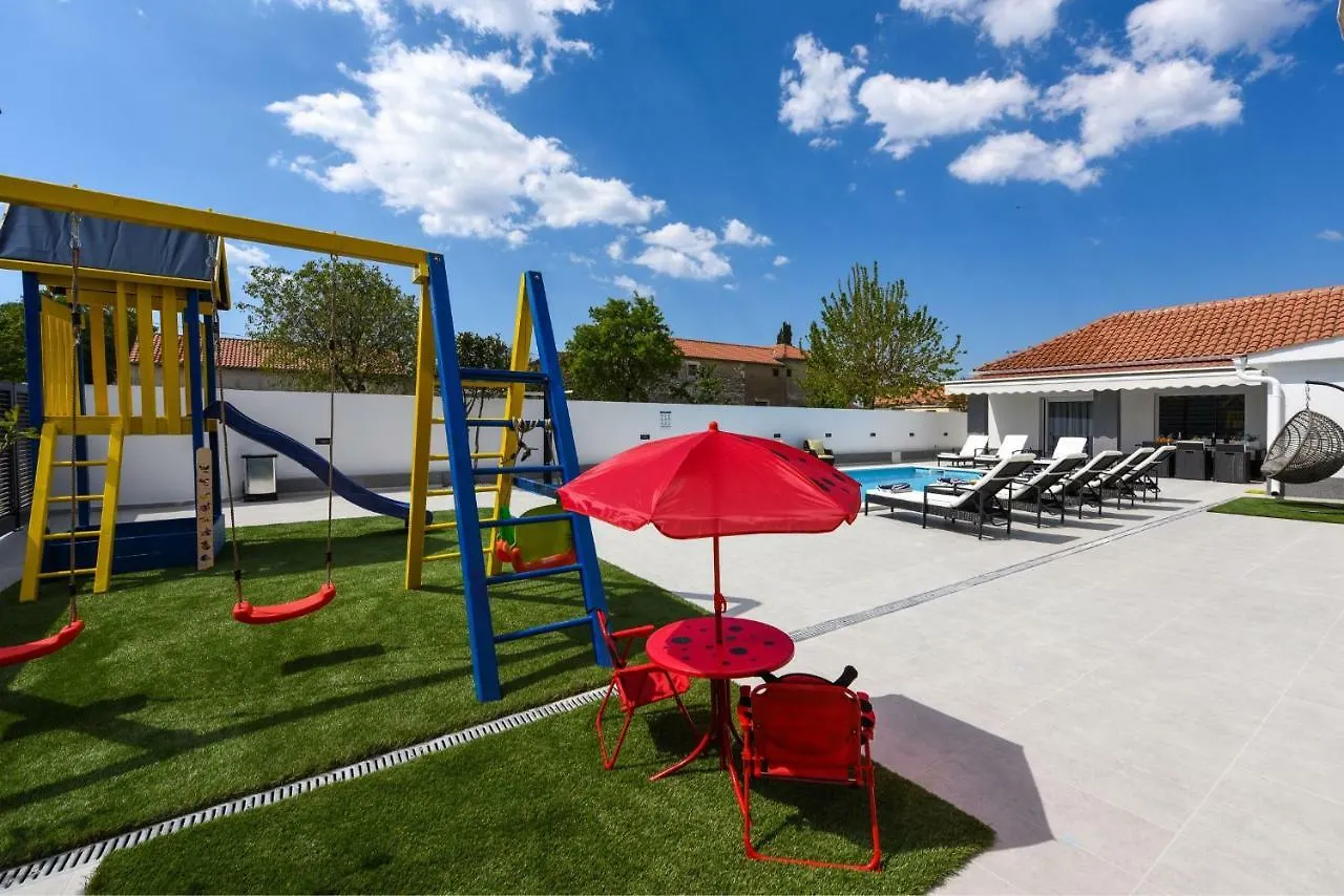 Villa Mare - With Heated Pool Zadar