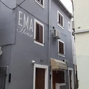 Ema 아파트